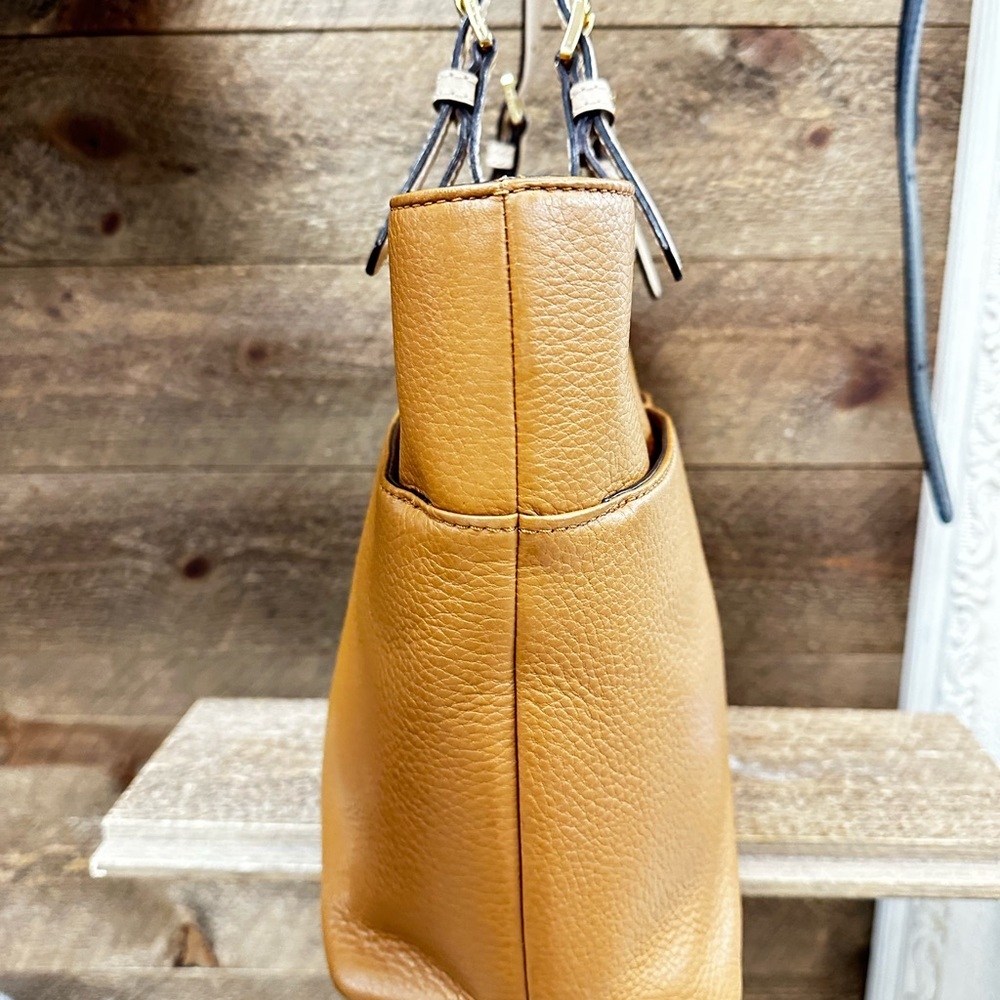 Michael Kors Pebbled Leather Tote – Tan / Camel – Gold Hardware - Picture 4 of 9